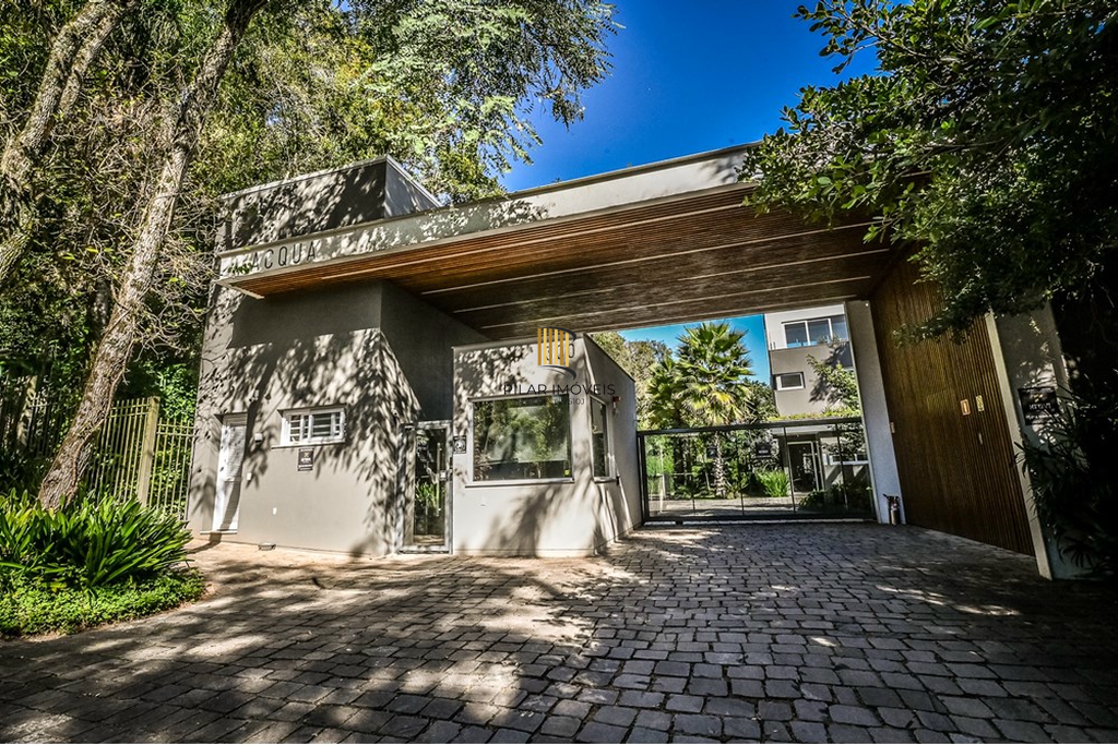 Casa de Condomínio 3 dormitórios no bairro Pedra Redonda