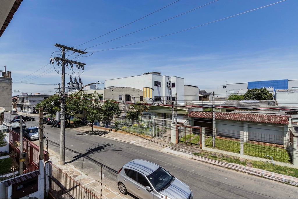 Casa 4 dormitórios no bairro Sarandi