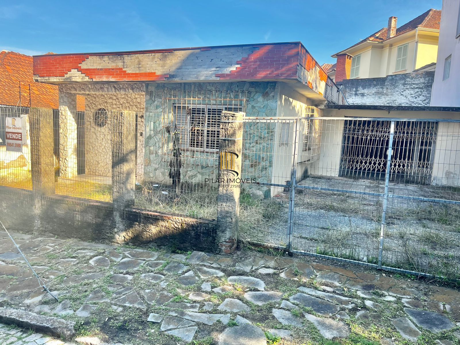 Casa no Passo da Areia, precisa reformas, terreno de 270 m² - Pilar Imóveis