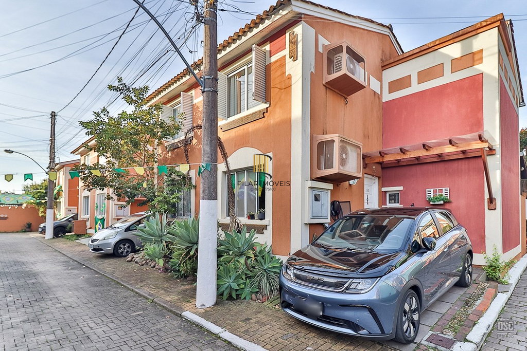 Casa de Condomínio 3 dormitórios no bairro Jardim Itu