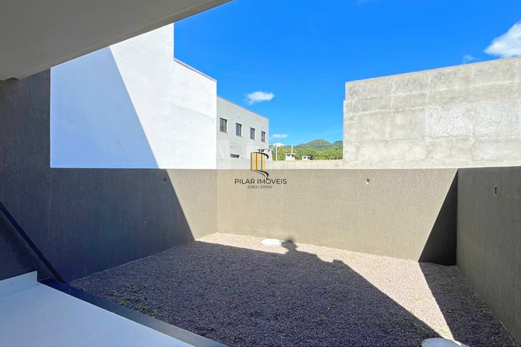 Casa 3 dormitórios no bairro Hípica