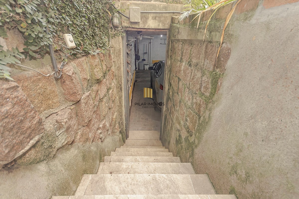 Casa 4 dormitórios no bairro Passo da Areia