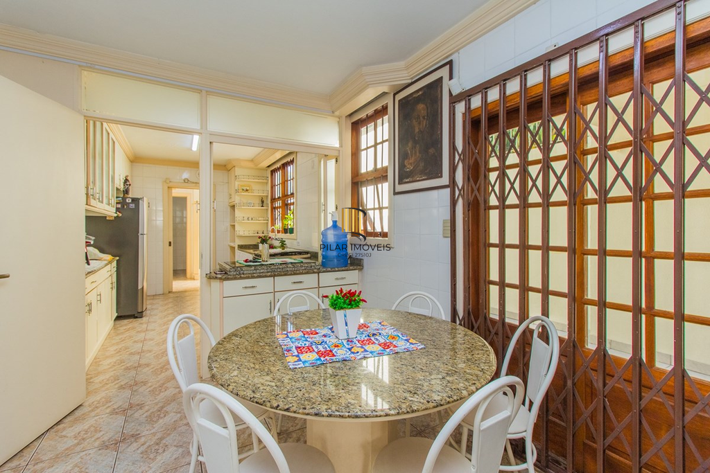 Casa 5 dormitórios no bairro Marechal Rondon