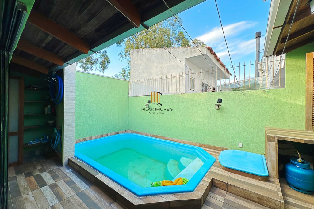 Casa 2 dormitórios no bairro Hípica