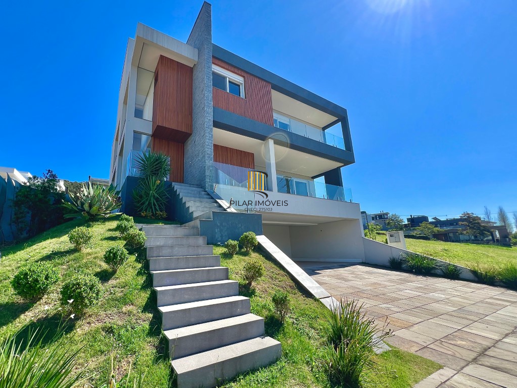 Casa de Condomínio 4 dormitórios no bairro Vila Nova