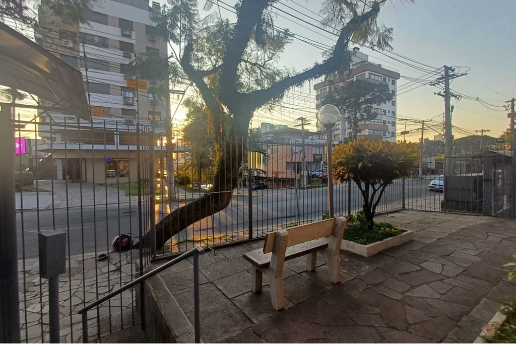 Apartamento 4 dormitórios no bairro Passo da Areia