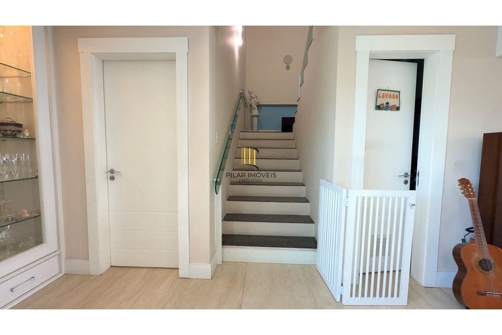 Casa de Condomínio 4 dormitórios no bairro Morada do Sol