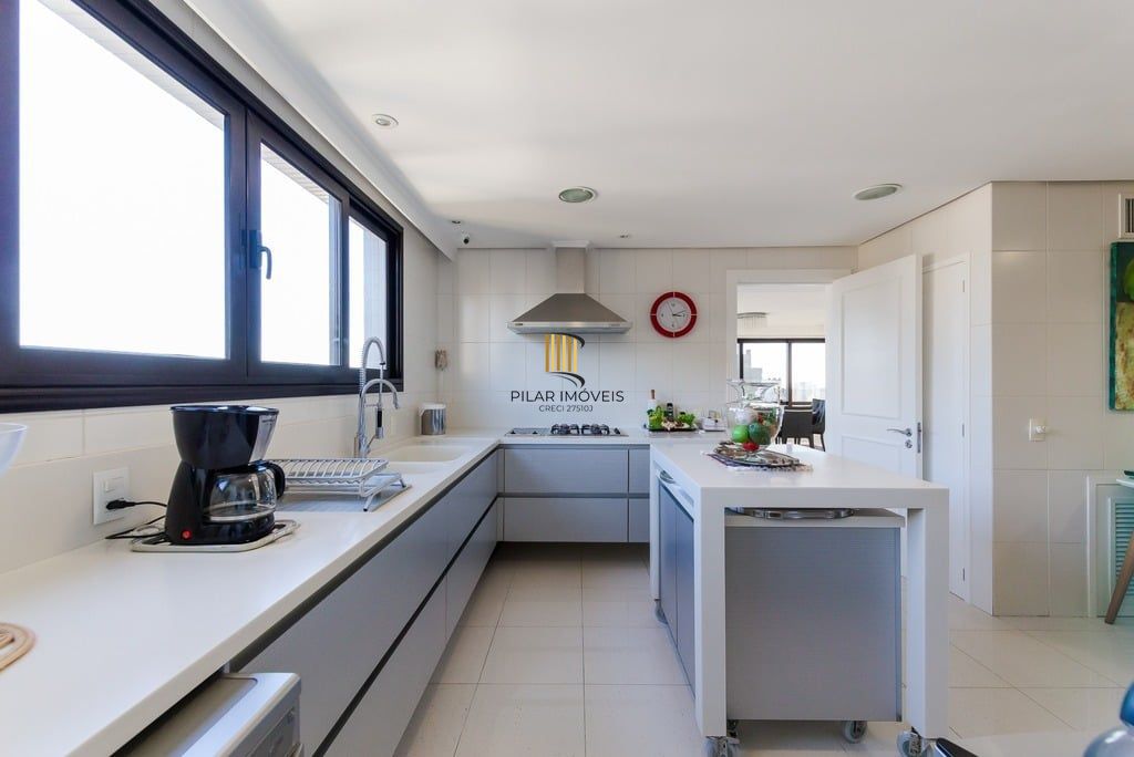 Apartamento 4 dormitórios no bairro Bela Vista