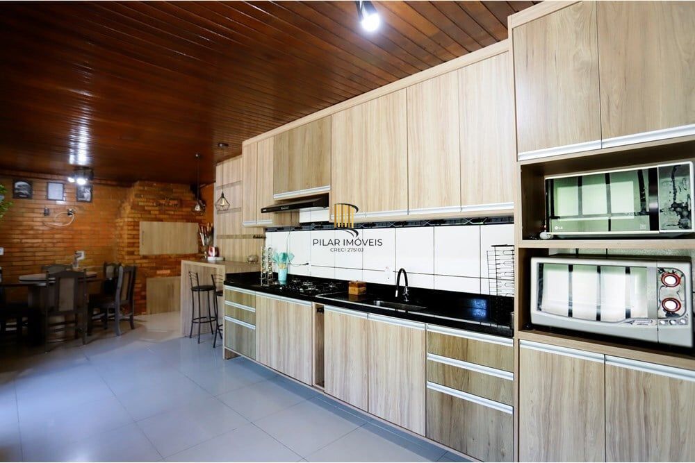Casa 3 dormitórios no bairro Rubem Berta