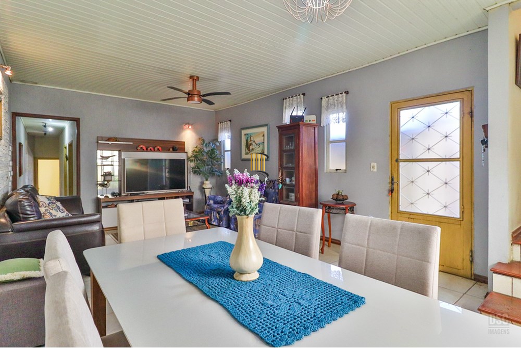 Casa 6 dormitórios no bairro Teresópolis