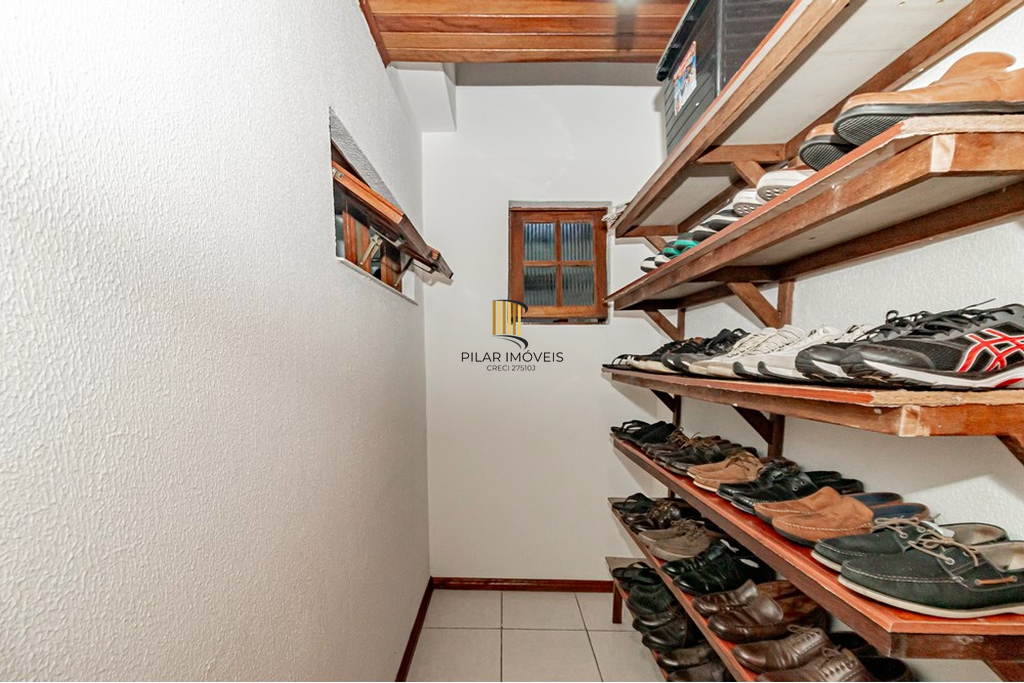 Casa 4 dormitórios no bairro Jardim Itu Sabará