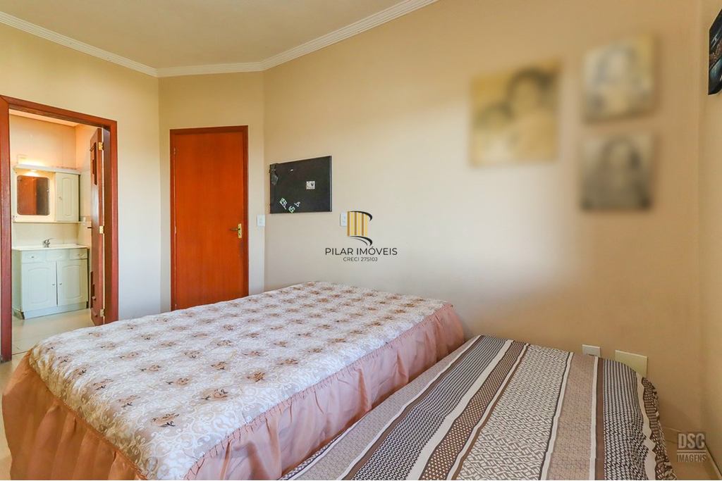 Casa 5 dormitórios no bairro Ipanema