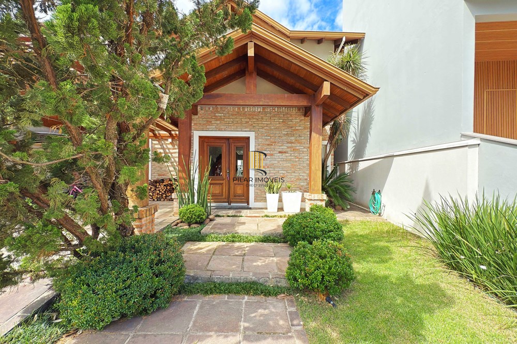 Casa 3 dormitórios no bairro Hípica