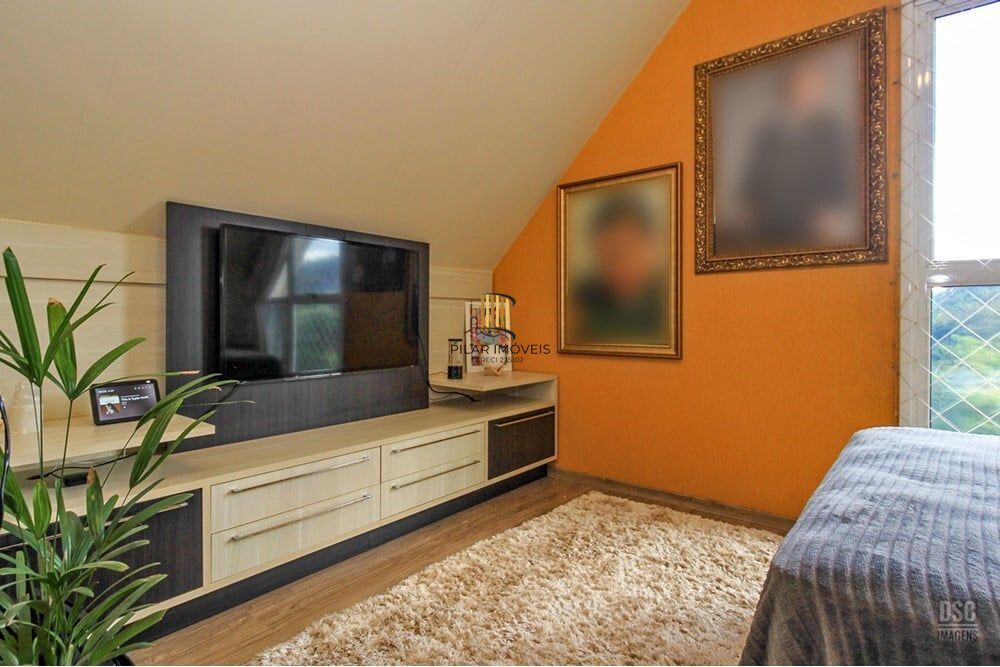 Casa de Condomínio 4 dormitórios no bairro Teresópolis