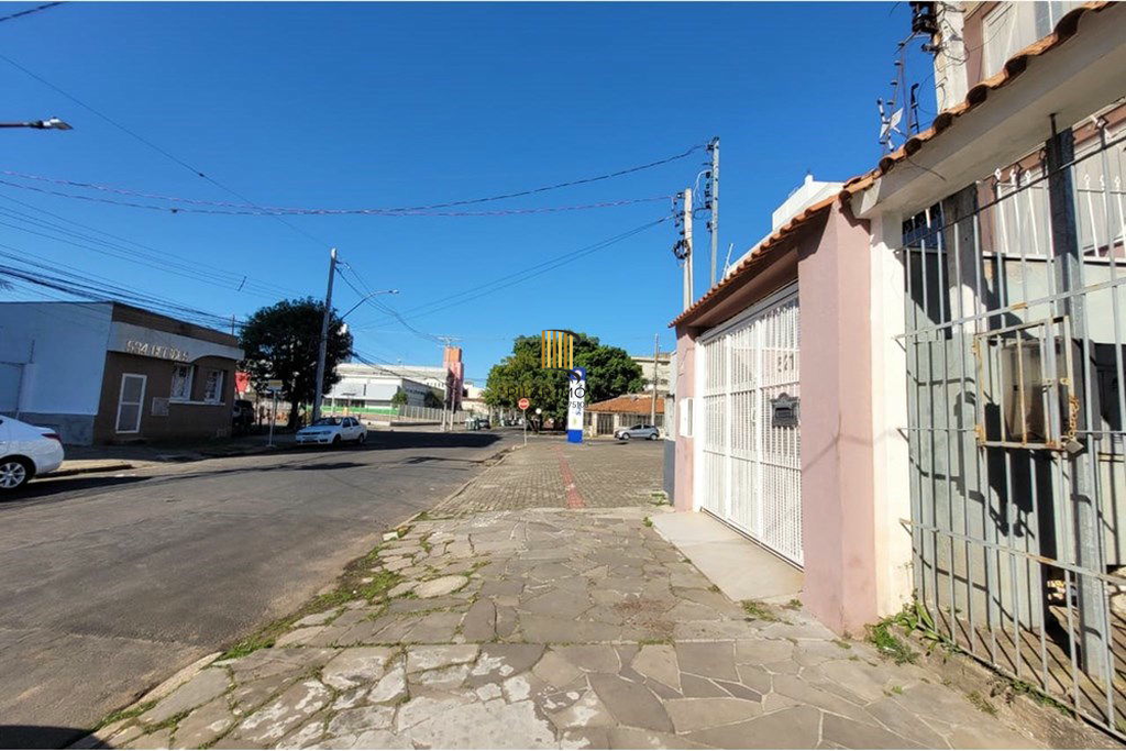 Casa 3 dormitórios no bairro Menino Deus