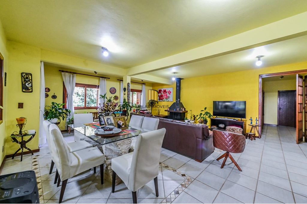Casa 4 dormitórios no bairro Cascata