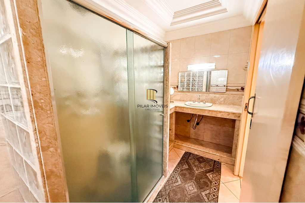 Casa 6 dormitórios no bairro Nossa Senhora das Graças