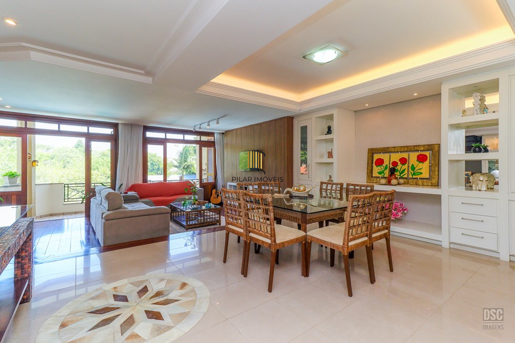 Casa 4 dormitórios no bairro Ipanema