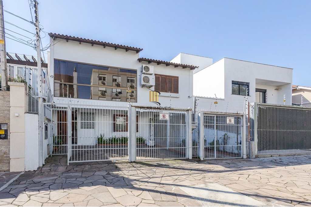 Casa 6 dormitórios no bairro Higienópolis