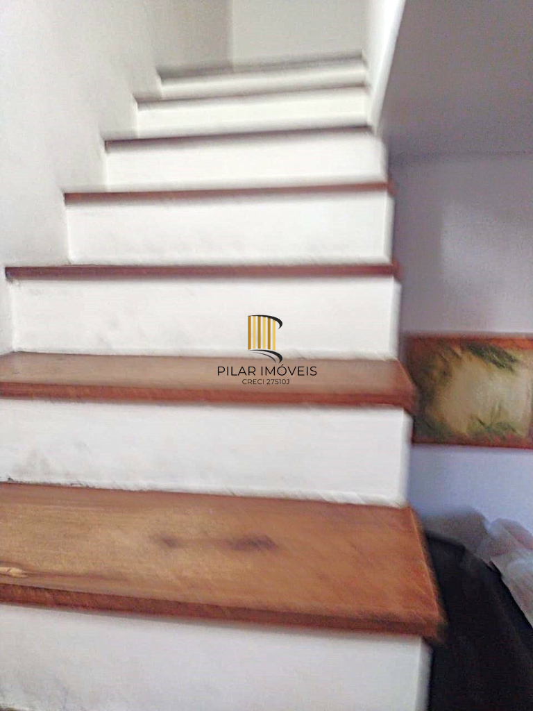 Casa 3 dormitórios no bairro Hípica