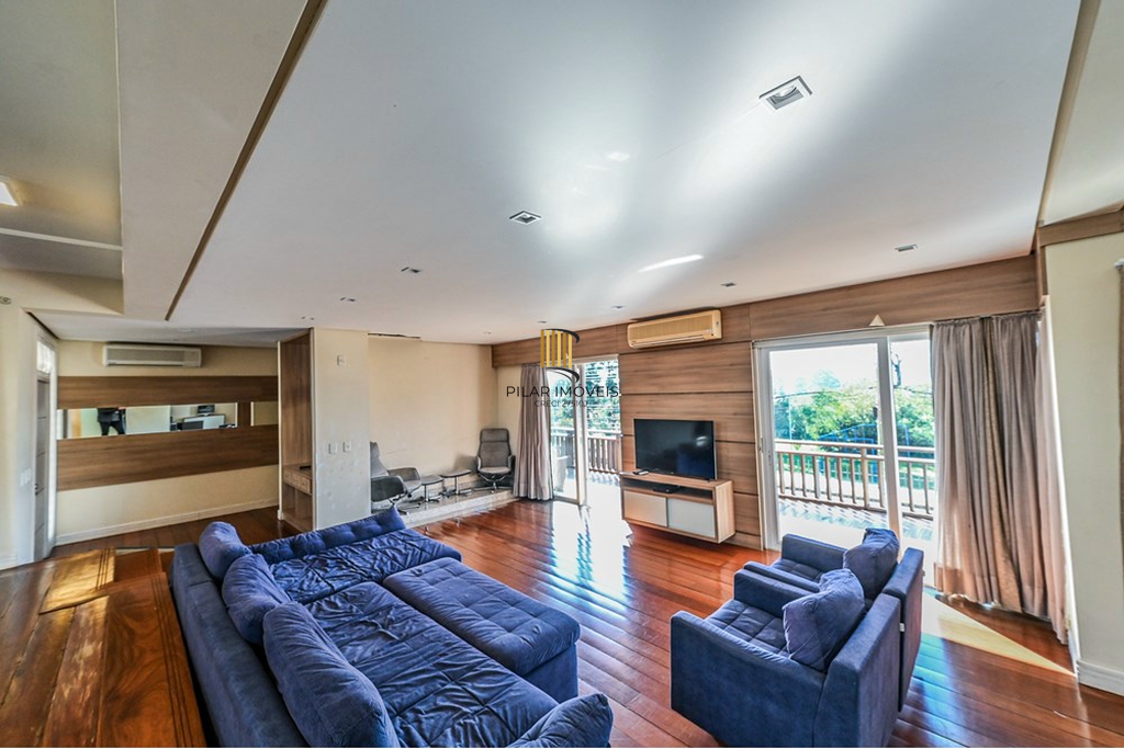 Casa 4 dormitórios no bairro Morro Santana