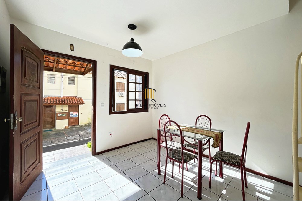 Casa de Condomínio 2 dormitórios no bairro Vila Nova