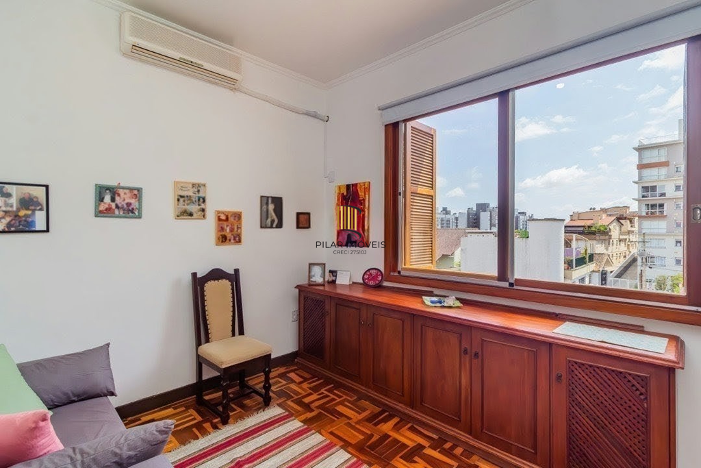 Casa 3 dormitórios no bairro Menino Deus