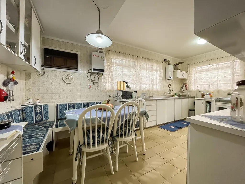 Casa 3 dormitórios no bairro Nonoai