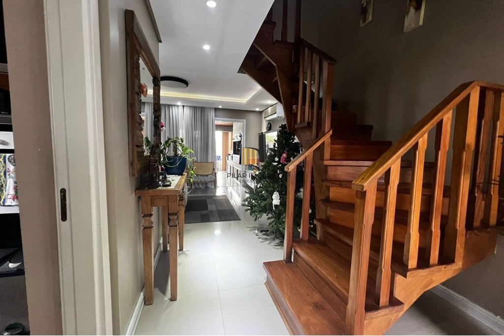 Casa 3 dormitórios no bairro Lomba do Pinheiro