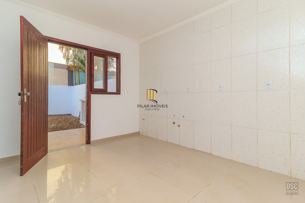 Casa 3 dormitórios no bairro Hípica