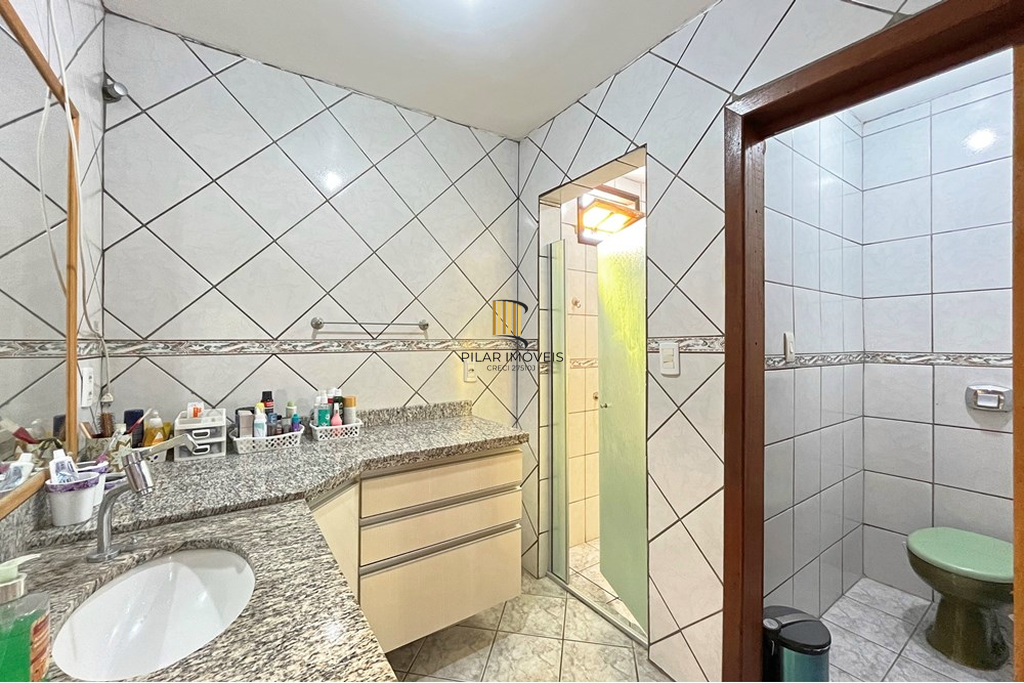 Casa 4 dormitórios no bairro Cristal