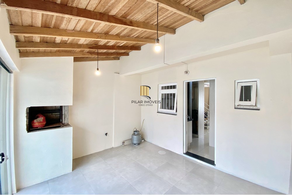 Casa 2 dormitórios no bairro Olaria