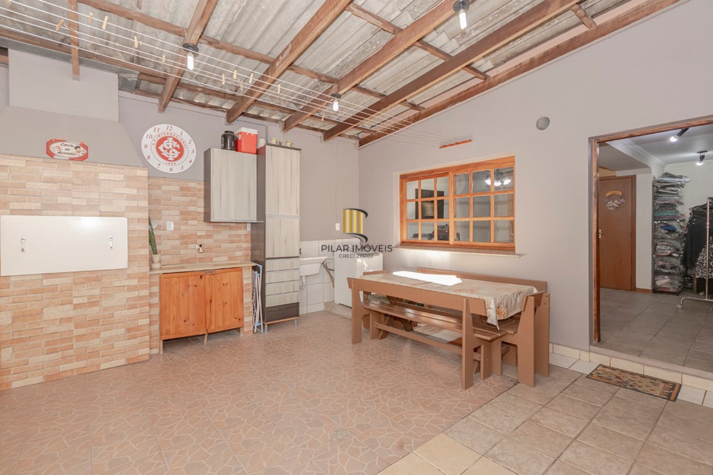 Casa 4 dormitórios no bairro Vila Nova