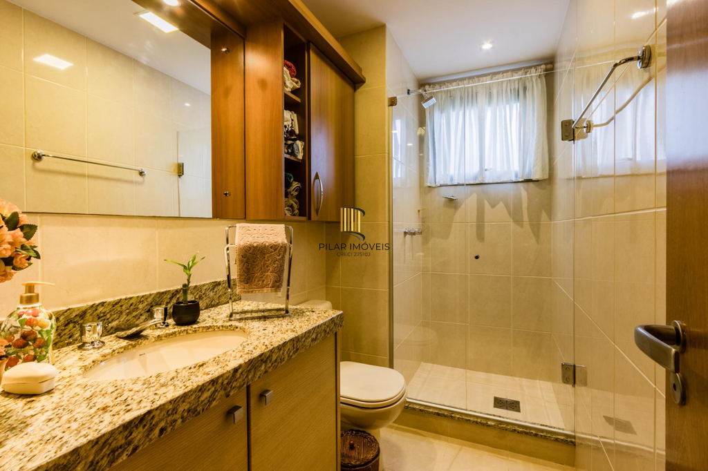 Apartamento 3 dormitórios no bairro Menino Deus