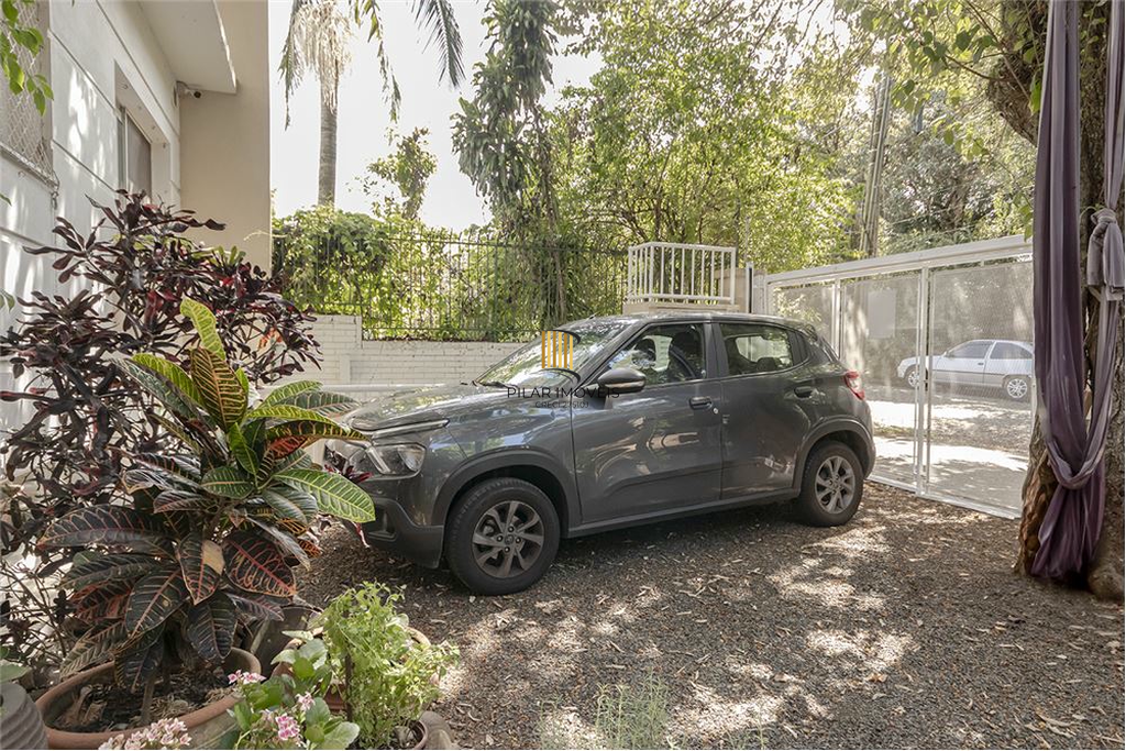 Casa 4 dormitórios no bairro Vila Assunção