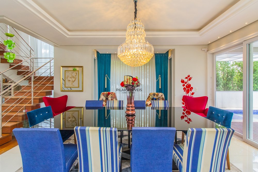 Casa 4 dormitórios no bairro Igara