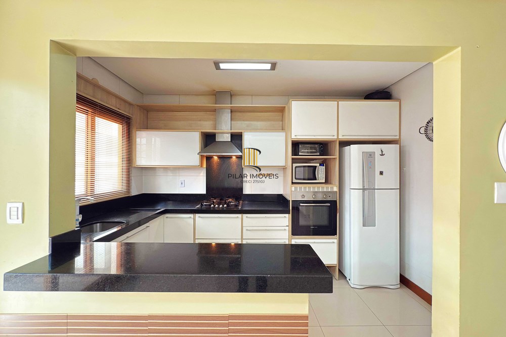 Casa 3 dormitórios no bairro Hípica