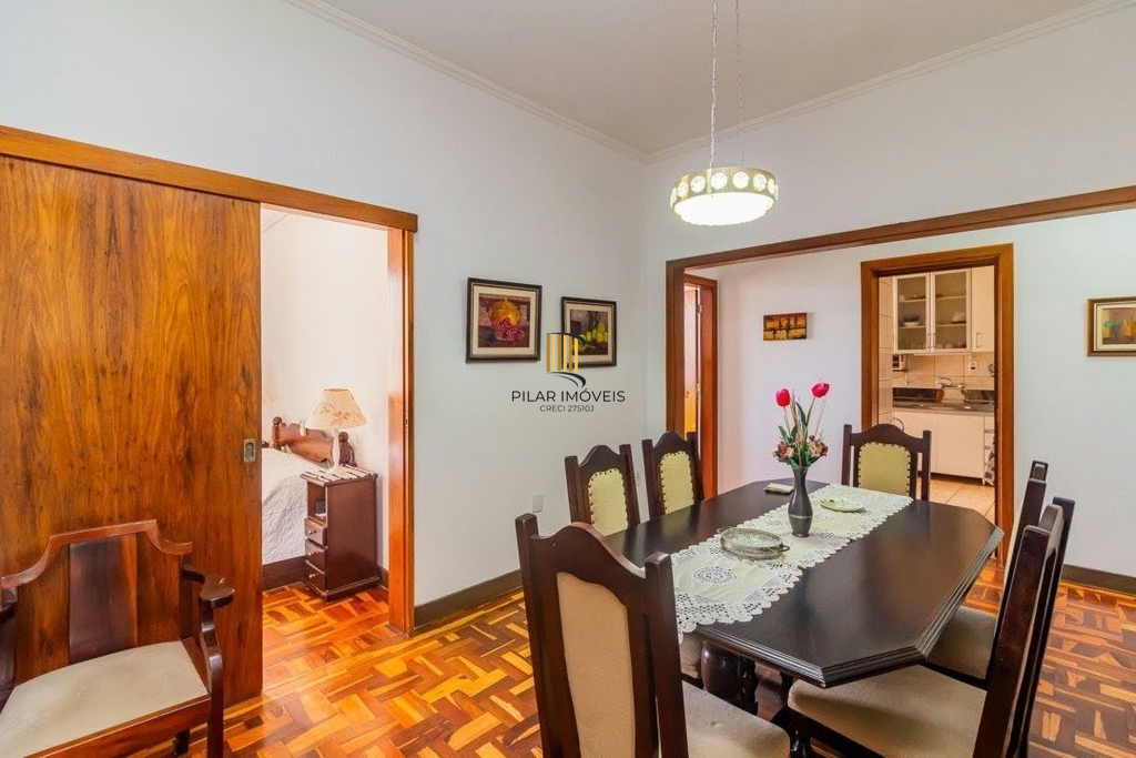 Casa 3 dormitórios no bairro Menino Deus