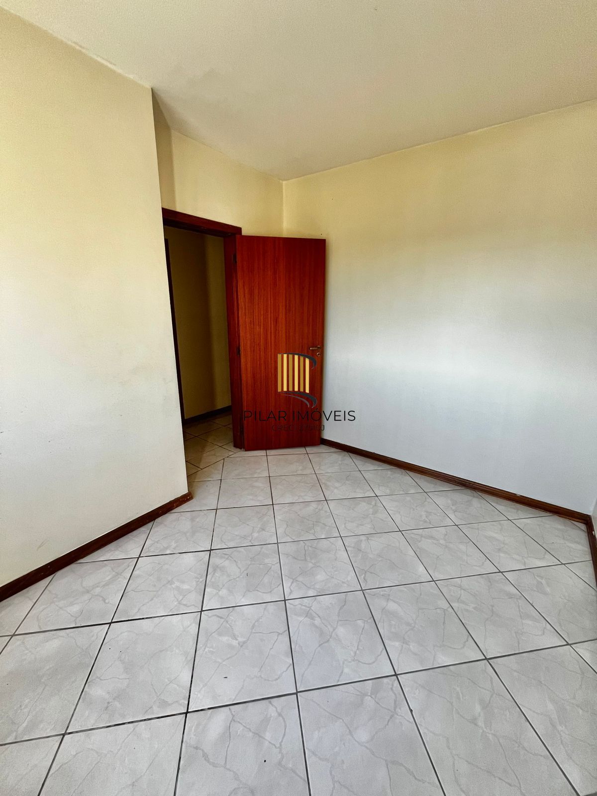 Apto 03 dorm com suíte, andar alto, vista, ótima posição solar, 1 vaga no Cristo