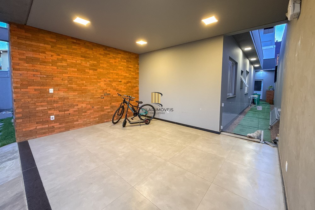 Casa 3 dormitórios no bairro Igara