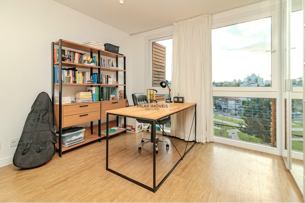 Casa 4 dormitórios no bairro Chácara das Pedras