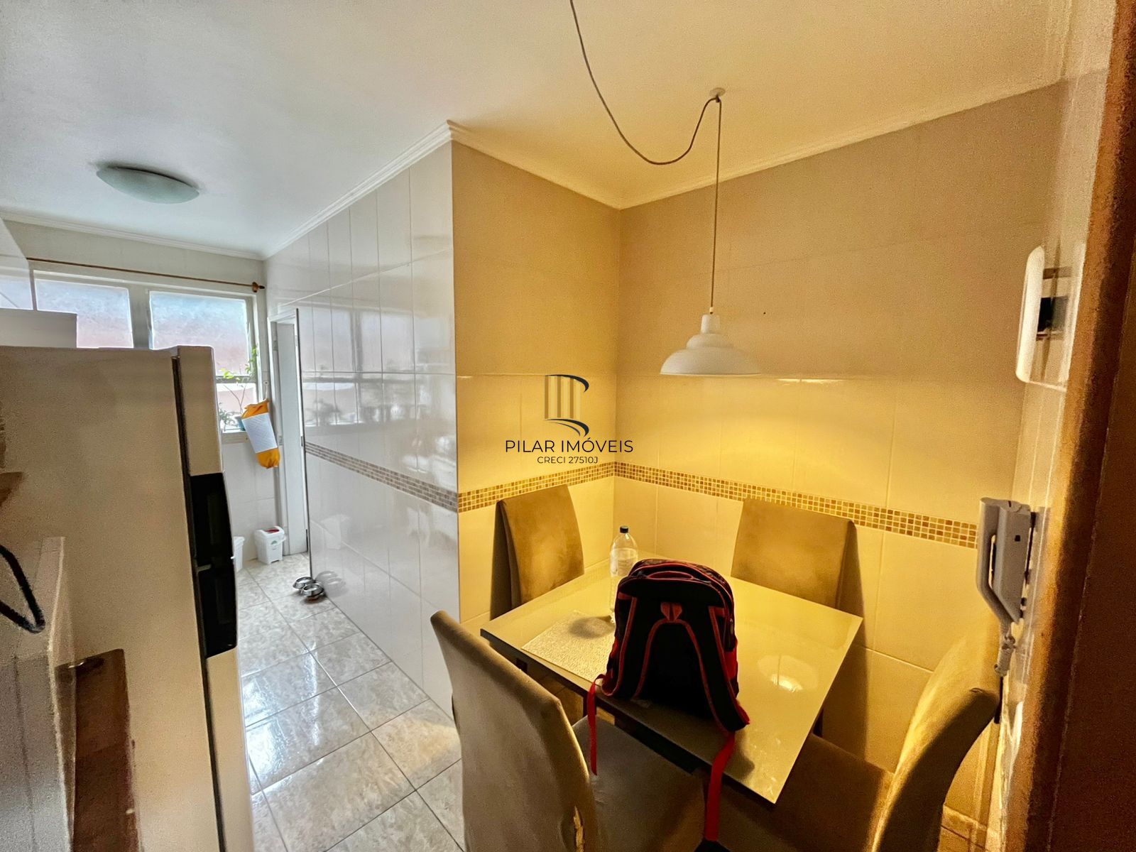 Apto de 02 dorm, banho, sala, coz, area, banho aux, dep, vaga no Cristo Redentor