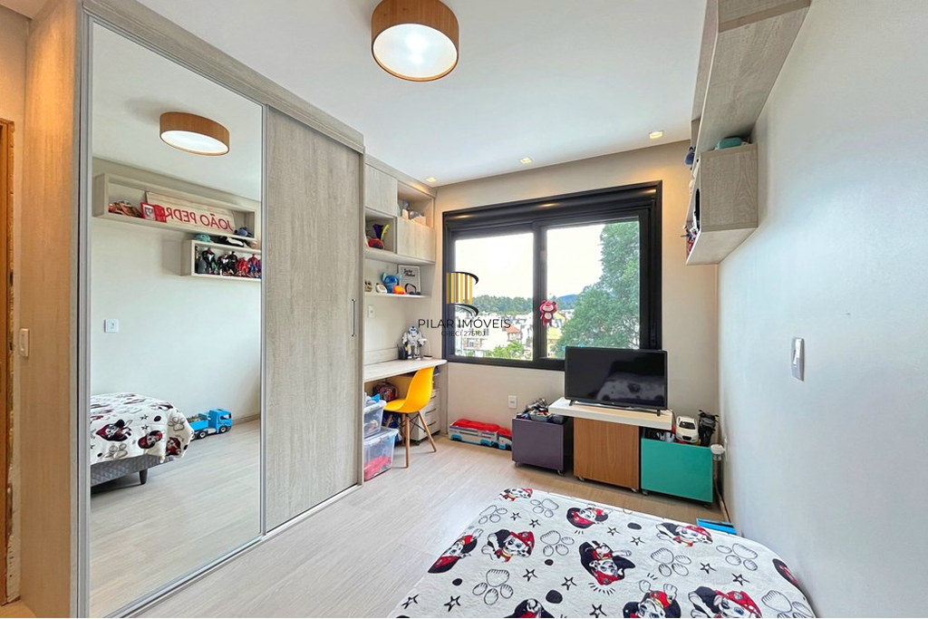 Casa de Condomínio 4 dormitórios no bairro Hípica