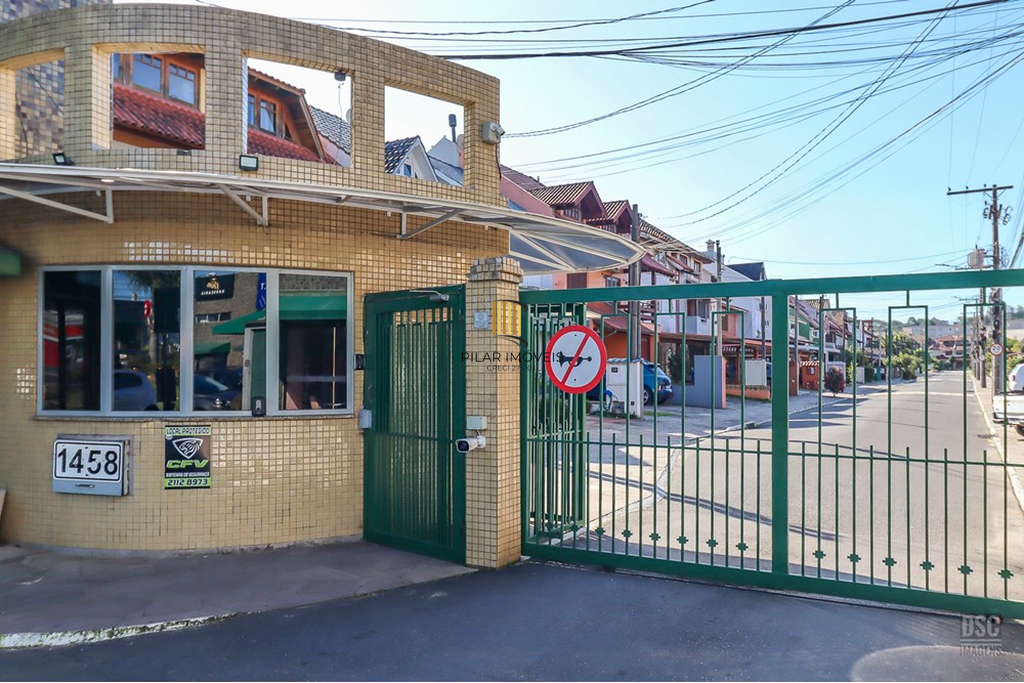 Casa de Condomínio 3 dormitórios no bairro Ipanema