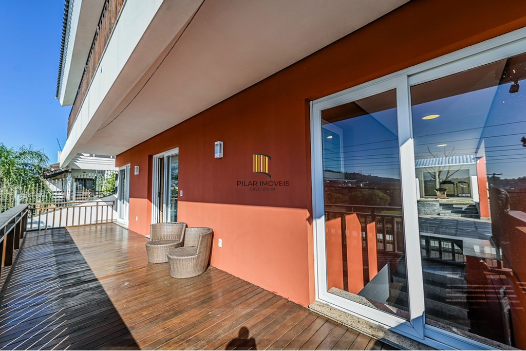 Casa 4 dormitórios no bairro Morro Santana