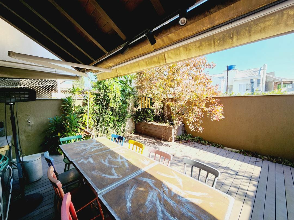 Casa 4 dormitórios no bairro Chácara das Pedras