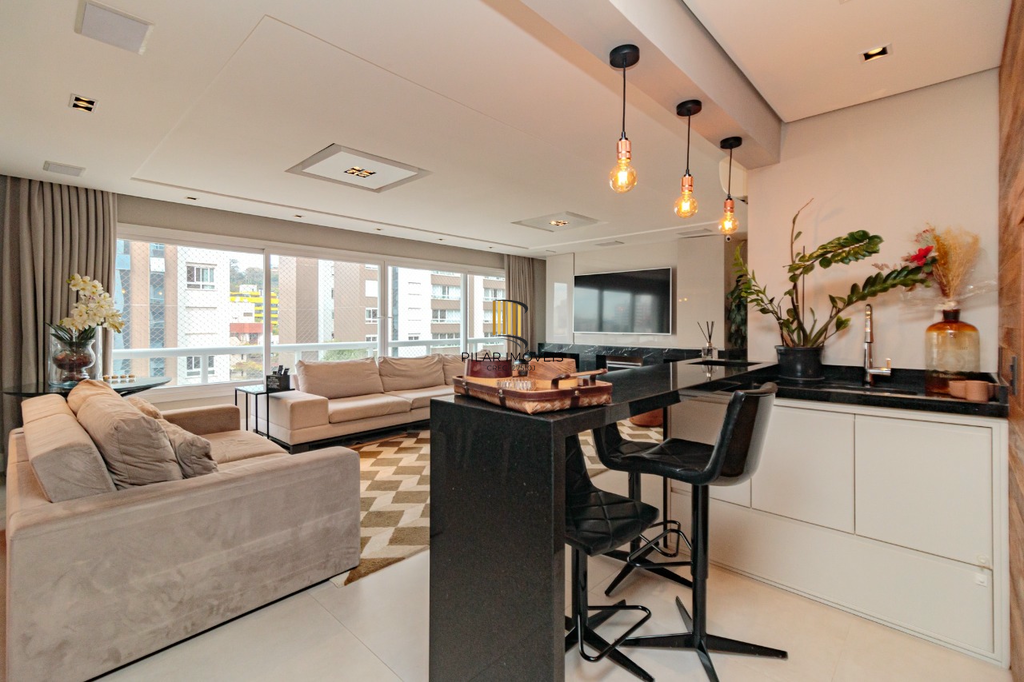 Apartamento 4 dormitórios no bairro Menino Deus