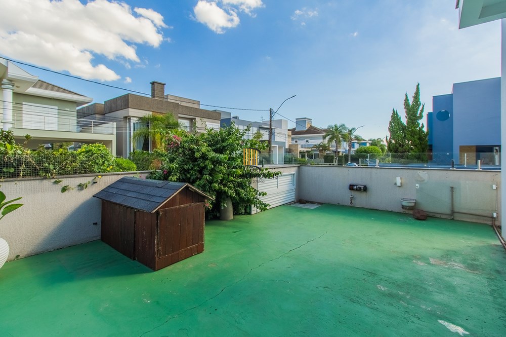 Casa 4 dormitórios no bairro Igara