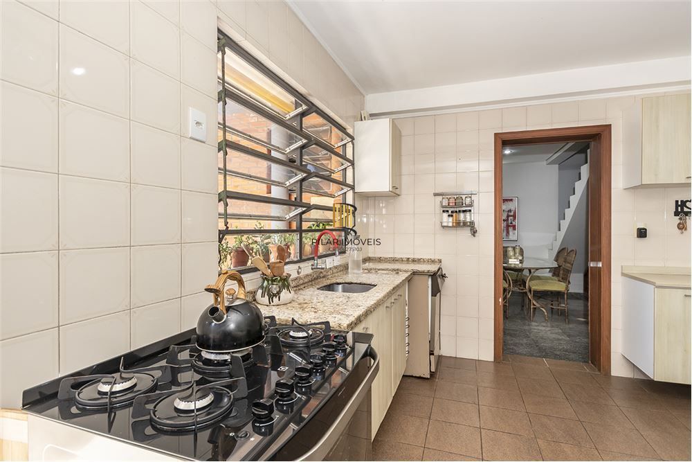 Casa 4 dormitórios no bairro Três Figueiras