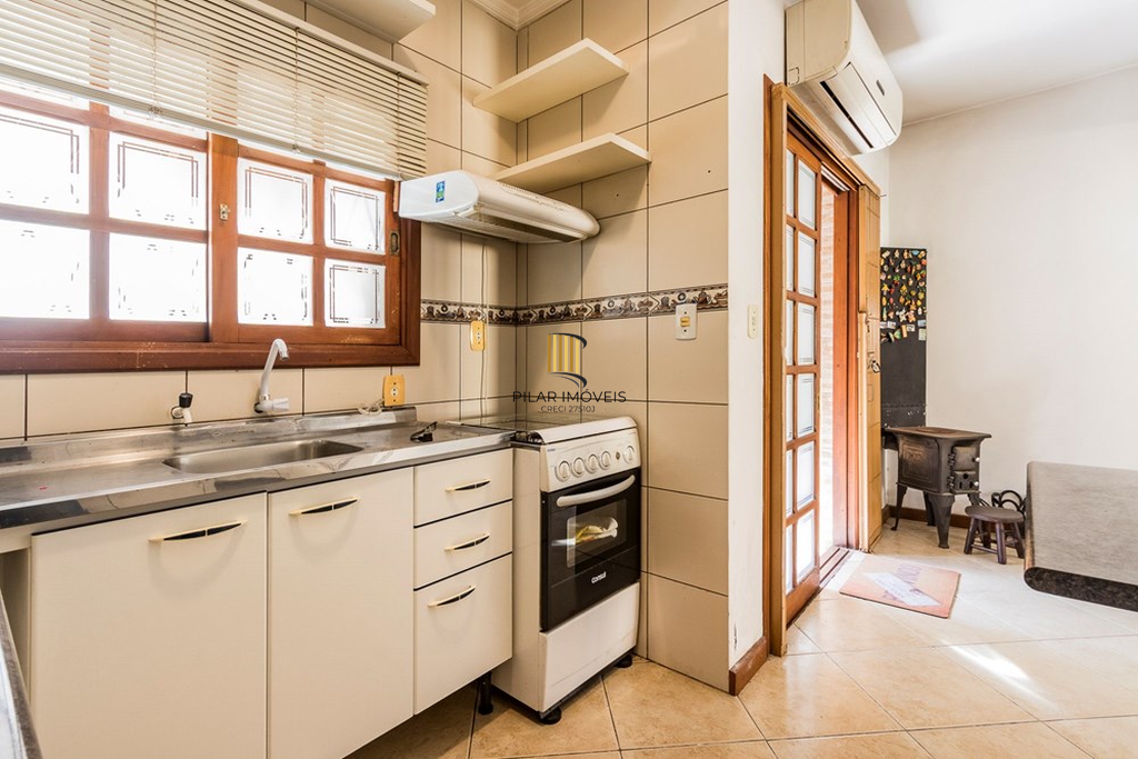 Casa de Condomínio 2 dormitórios no bairro Aberta dos Morros